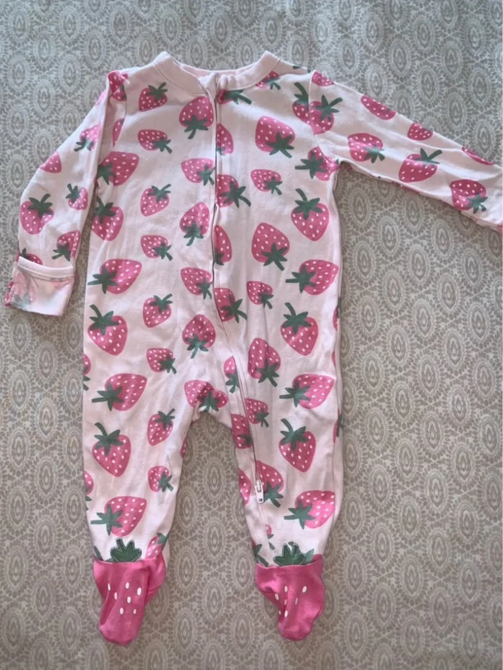 Baby girl Pink Strawberry Print One-Piece Footed Pajamas 3-6 month